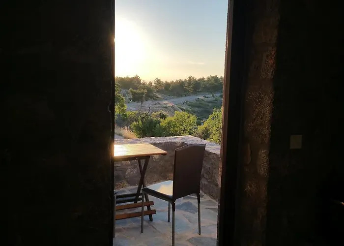Avgonima All Seasons Hotel