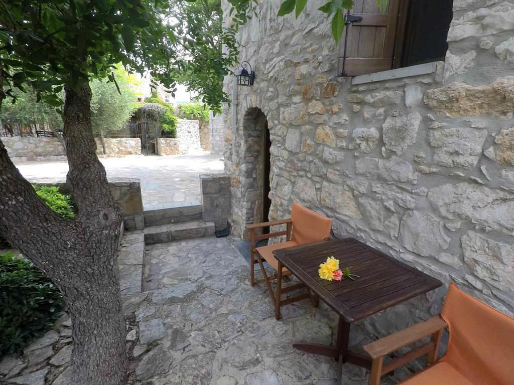 Seasons Aparthotel Avgonima