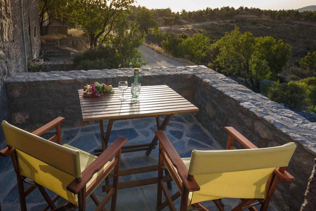 Aparthotel Seasons Avgonima