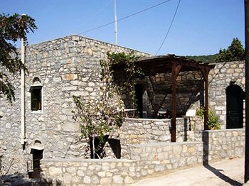 Seasons Aparthotel 2*